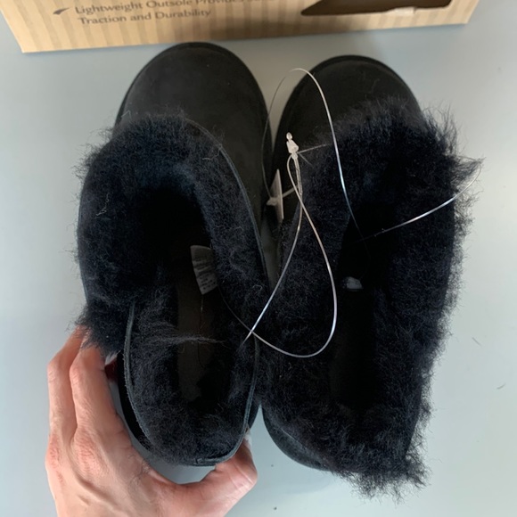 NWT Women’s Kirkland Signature Shearling Sheepskin Boot Black - Picture 6 of 6